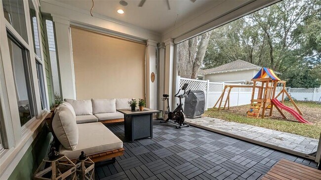 Building Photo - 876 Landrum Dr