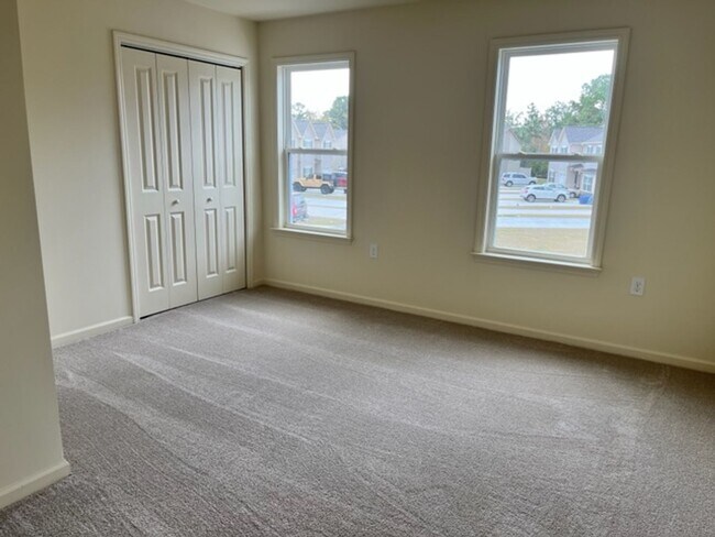 Building Photo - Boyington Place Avail!