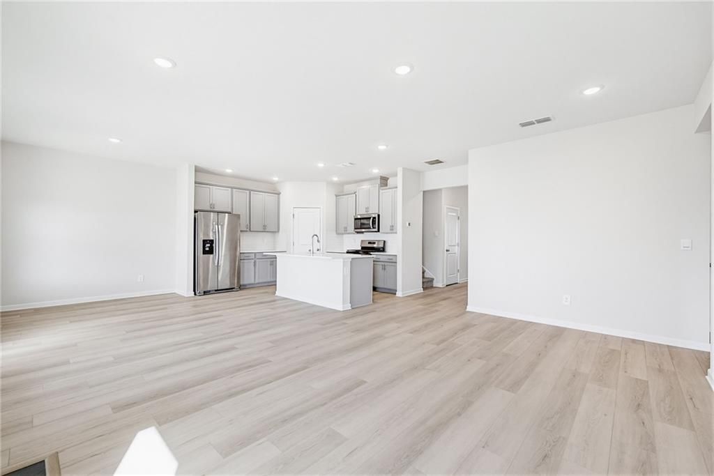 Building Photo - 7768 Richmond Trl