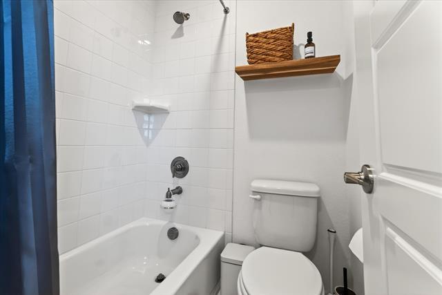 Building Photo - 1908 Elm Pl