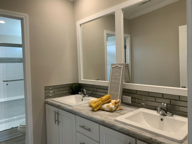 Building Photo - 4989 Coquina Crossing Dr