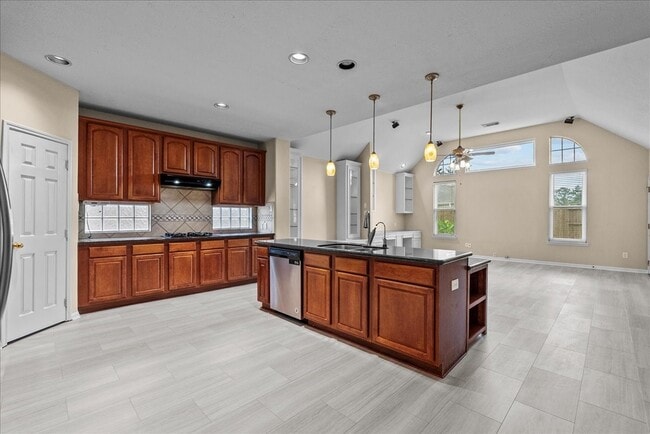 Building Photo - 2758 Laguna Pointe Dr