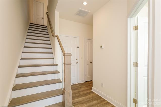 Building Photo - 2005 Freeland Pk Dr