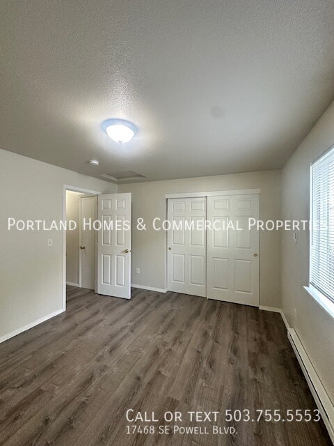 Building Photo - 17468 SE Powell Blvd