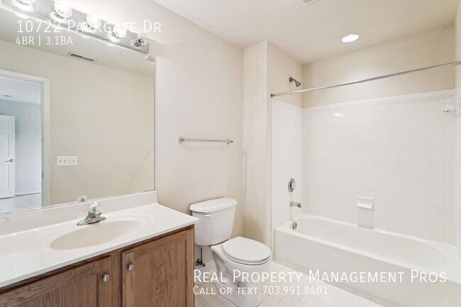 Building Photo - 10722 Parkgate Dr