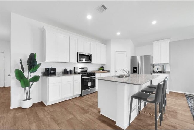 Building Photo - 4214 Freya Pointe Dr