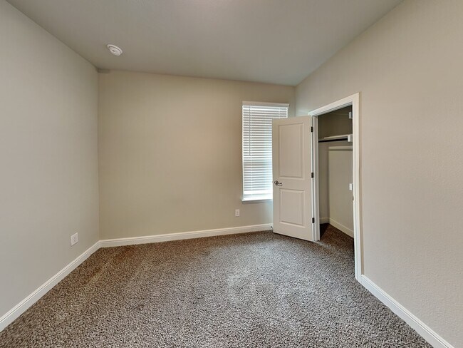 Building Photo - 212 Dunmore Dr