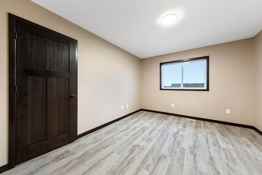 Building Photo - 3200 Noble Dr