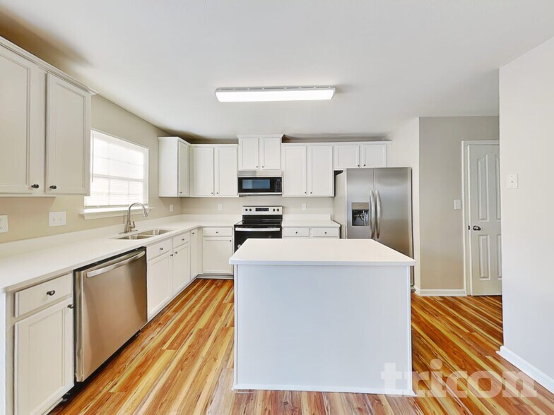 Building Photo - 2918 Tall Oaks Dr