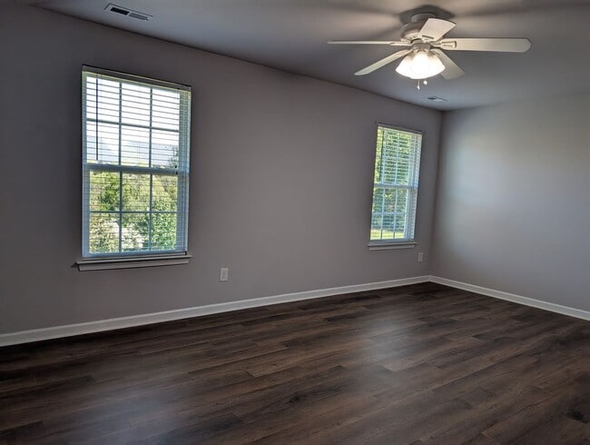 Building Photo - Beautiful 4 bed, 2.5 bath home in Indian T...