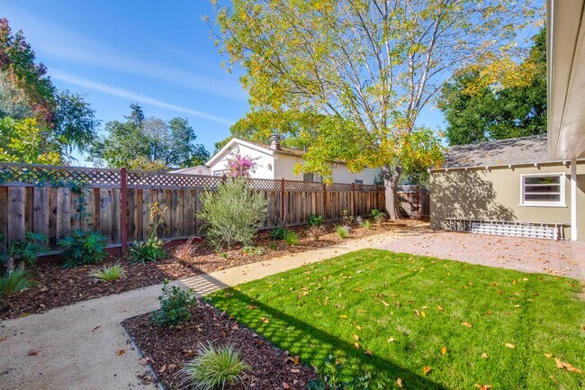 Building Photo - Wow! What a Great Home! Available Soon!