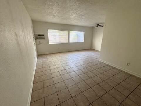 Building Photo - 8356 Amigo Ave