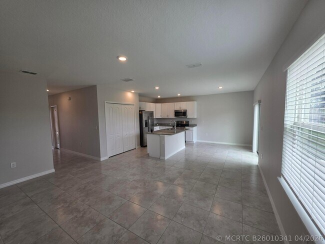 Building Photo - 2037 SW McAllister Ln