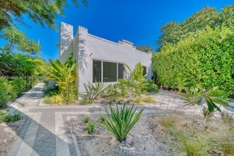 Building Photo - 845 NE 119th St