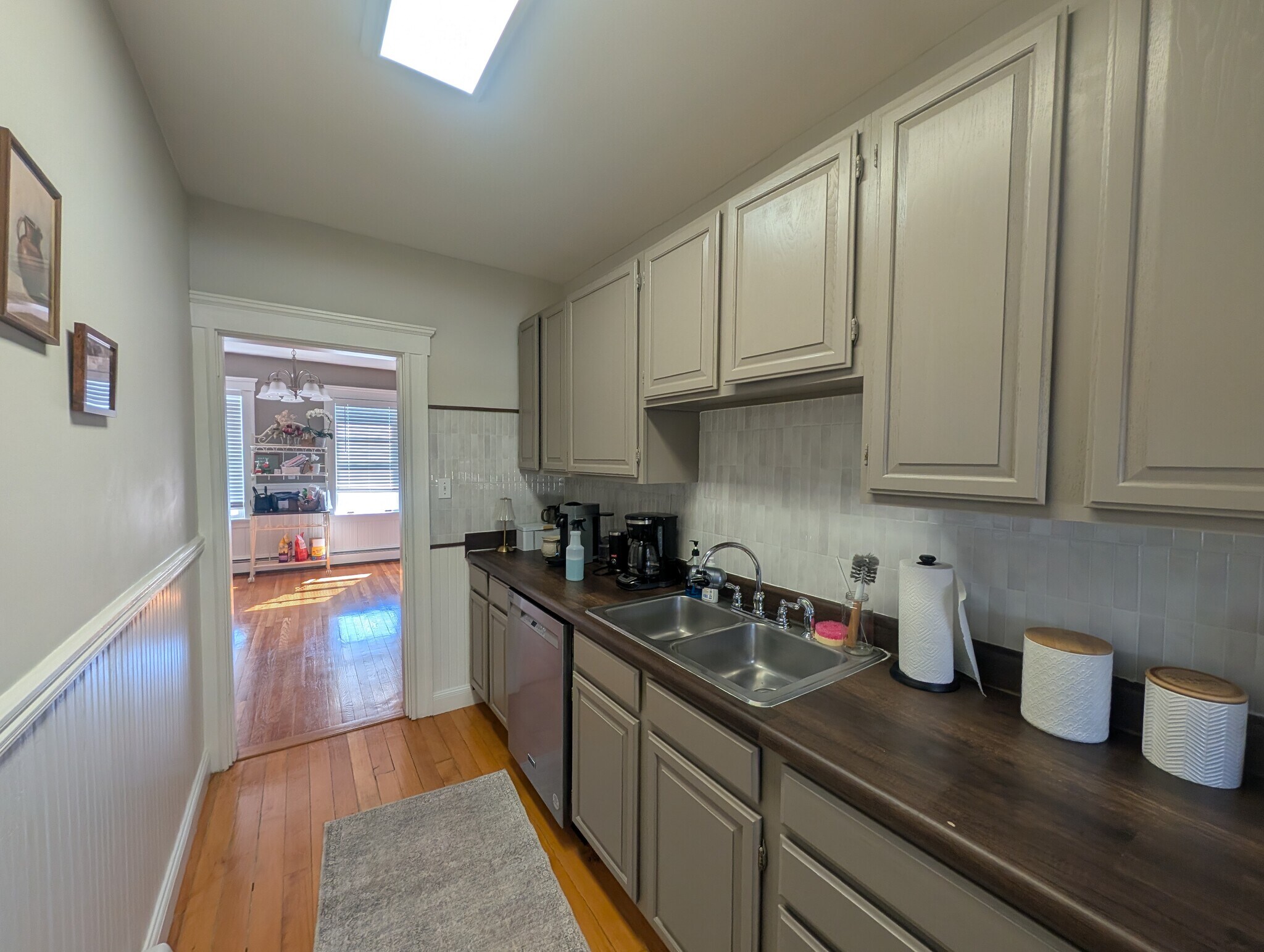 Building Photo - 77 Lawrence St