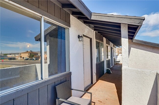 Building Photo - 644 Swan Dr