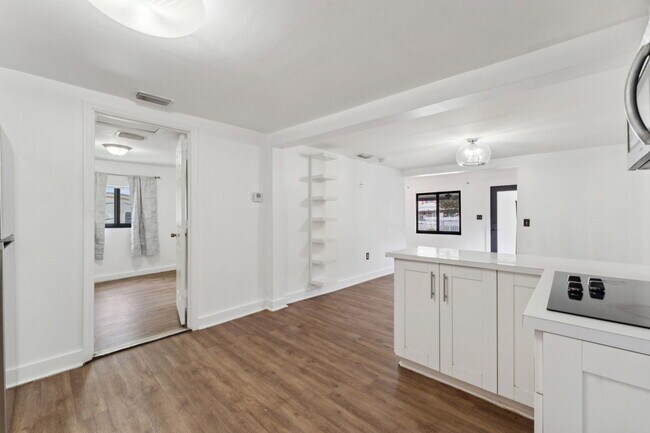 Building Photo - 1204 NW 70th St
