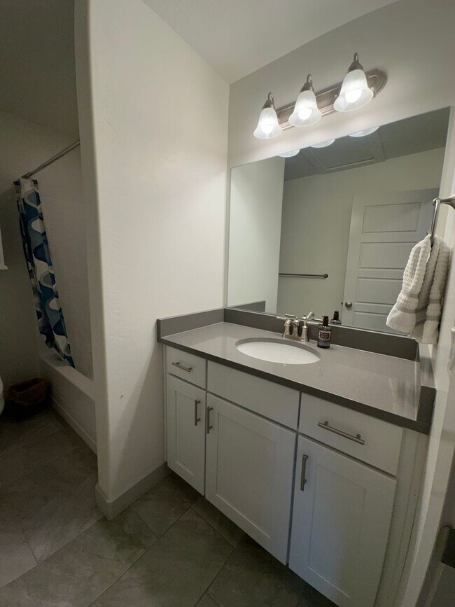 Building Photo - GORGEOUS Bountiful Home!!!