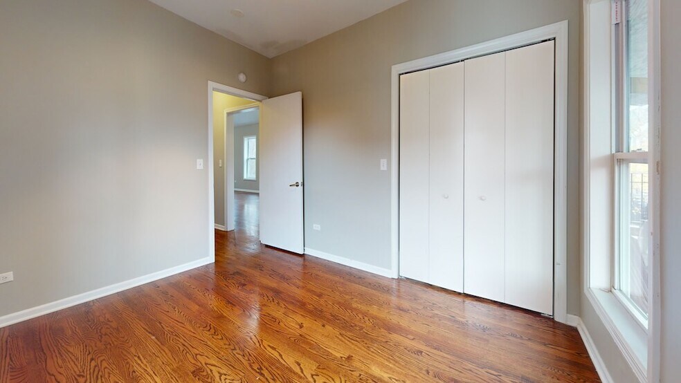 Building Photo - 2103 W Fletcher St