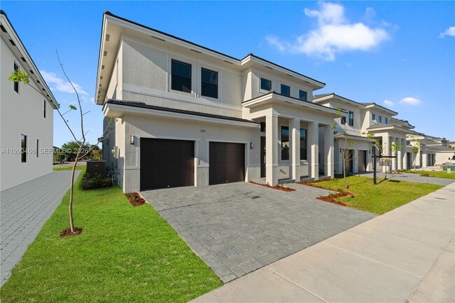 Building Photo - 15441 SW 20th Ln