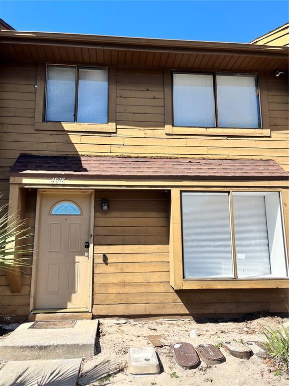 Building Photo - 4918 Silver Oaks Village