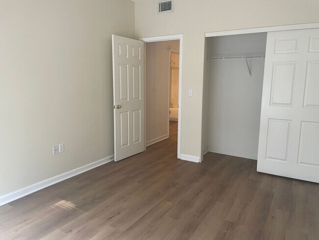 Building Photo - Great Miramonte Ranch Condo - Available Se...