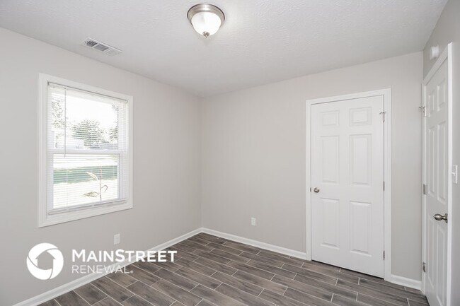 Building Photo - 2704 Aruba Dr