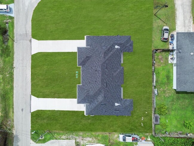 Building Photo - 2441 / 2443 Mae Ave S (4920/4922 28th St SW) - 2441 Mae Ave S (4920 28th St SW)