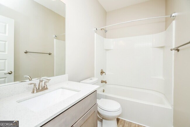 Building Photo - 250 Saddlechase Dr
