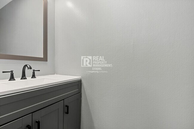 Building Photo - 11104 Grant Way