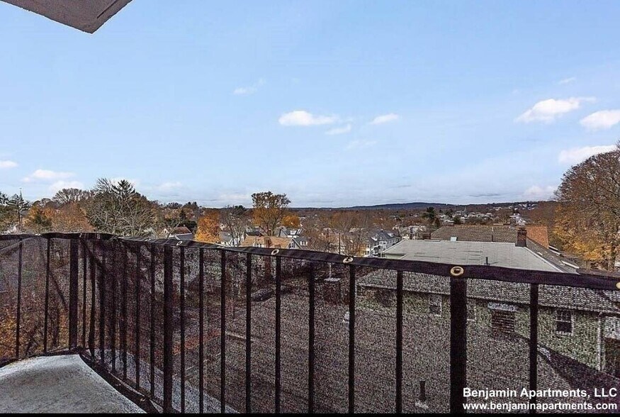 Building Photo - 140 Trapelo Rd
