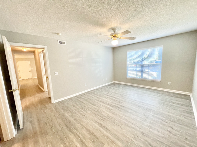 Building Photo - 1730 Oakdale Terrace Blvd