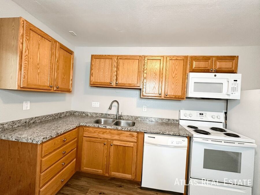 Building Photo - 2107 Preuss Rd