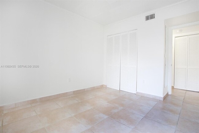 Building Photo - 9441 Fontainebleau Blvd