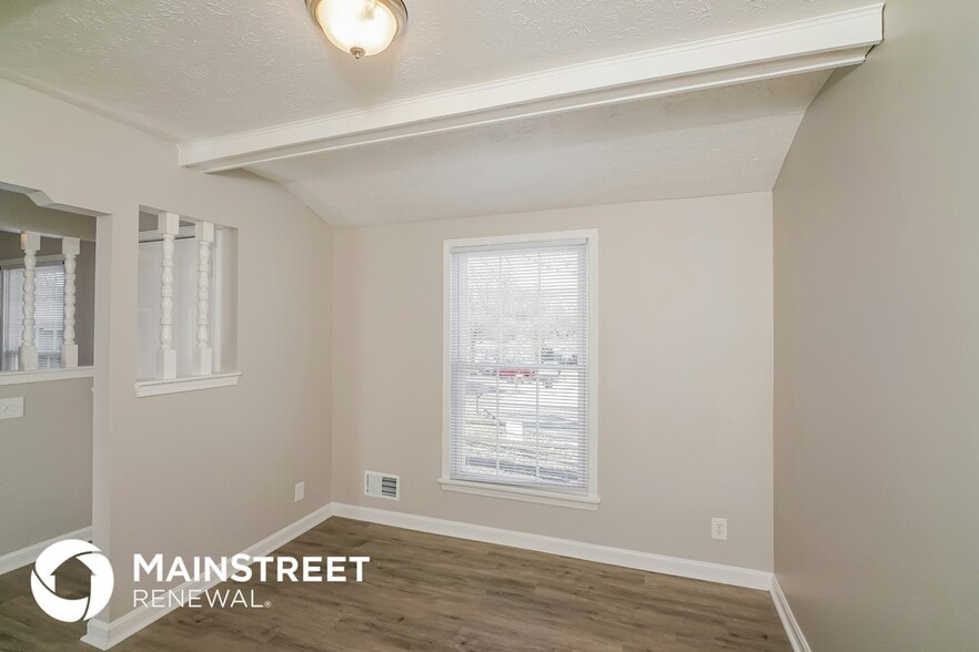 Building Photo - 8000 Cloverport Ct