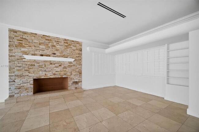 Building Photo - 8651 NE 10th Ct