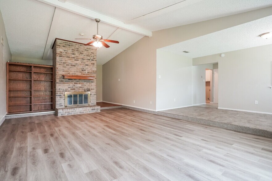 Building Photo - 618 Thornwood Trail