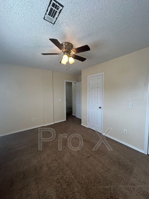 Building Photo - 3400 SW Landau Ct