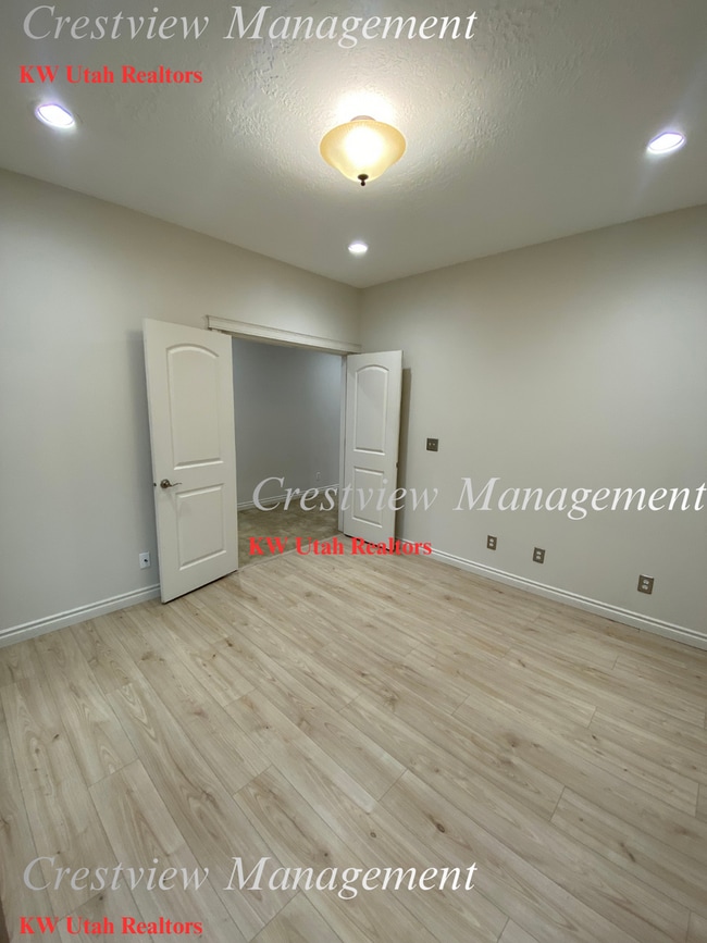 Building Photo - Charming 3 Bed, 2 Bath Home in South Salt Lake!