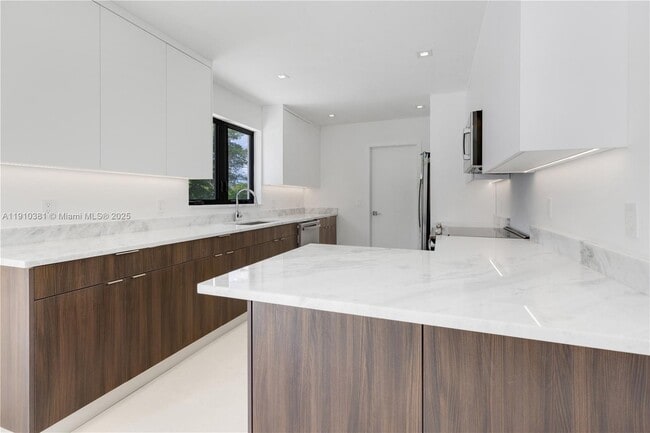 Building Photo - 8000 SW 139th Ter