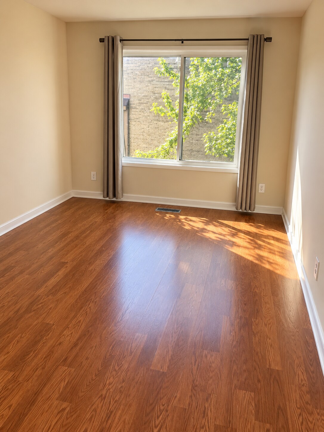 Building Photo - 9922 Forest View Pl