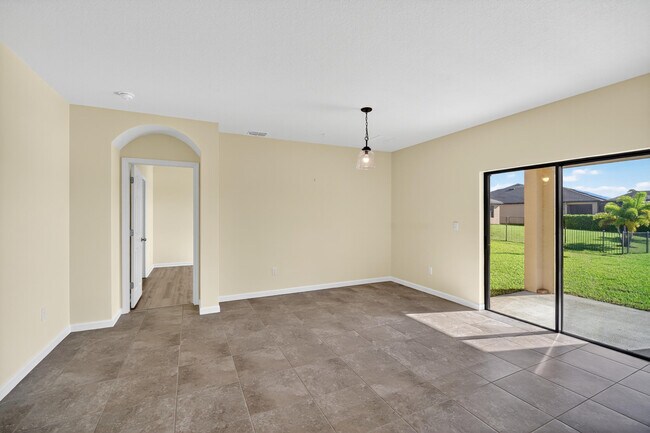 Building Photo - 6580 Canterbridge Dr