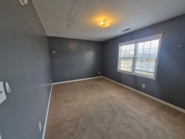 Building Photo - 305 Rack Ln