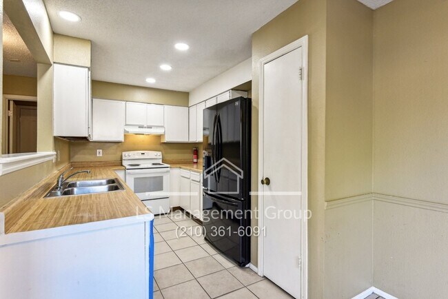 Building Photo - 6702 Windsor Hollow Dr