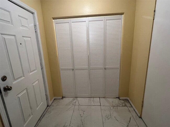 Building Photo - 134 W Main St