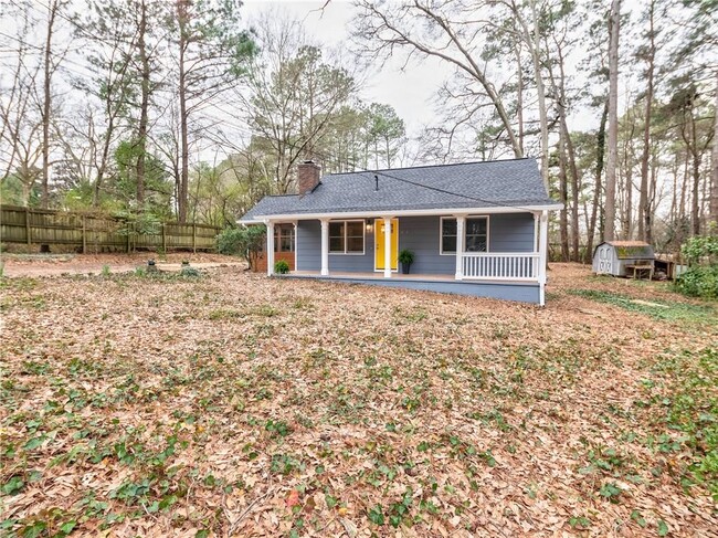 Building Photo - 4745 Hillside Dr