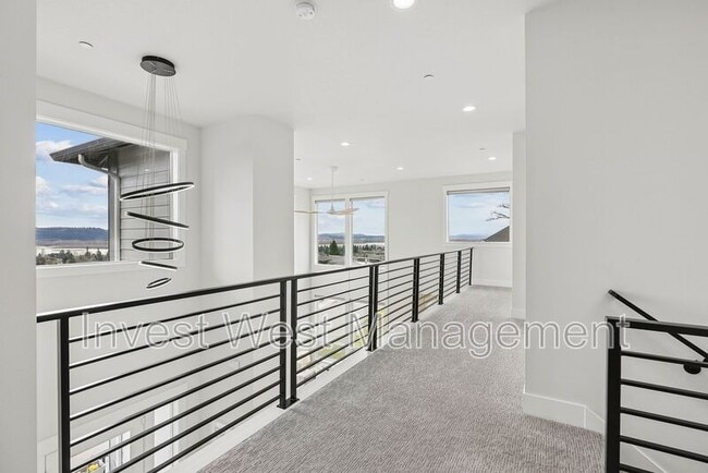 Building Photo - 1757 N Columbia Ridge Way