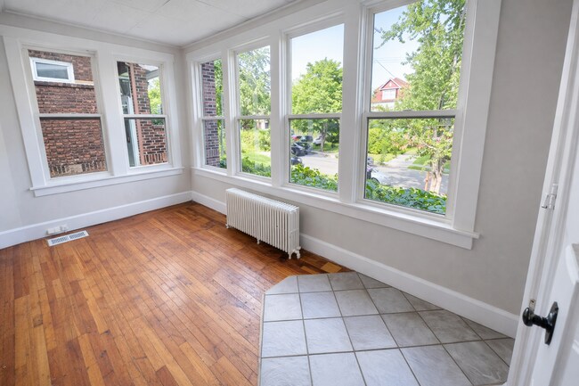 Building Photo - 6606 Dalzell Pl