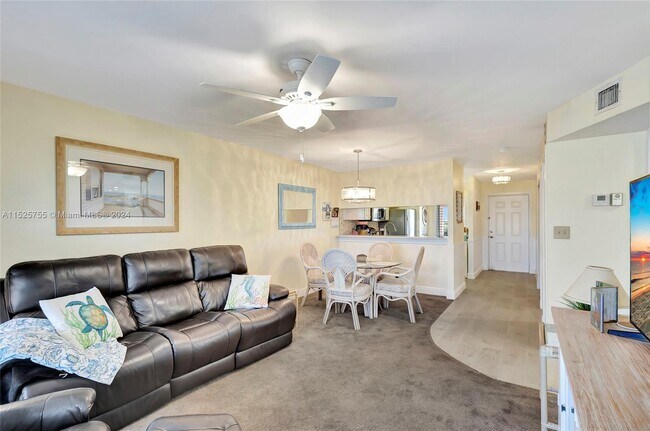 Building Photo - 353 S US Hwy 1