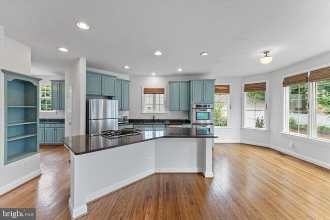 Building Photo - 116 Desales Dr